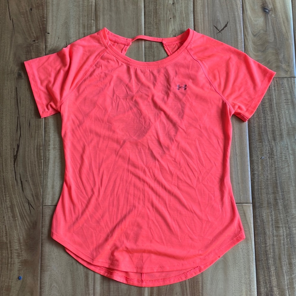 Under armor tee size small